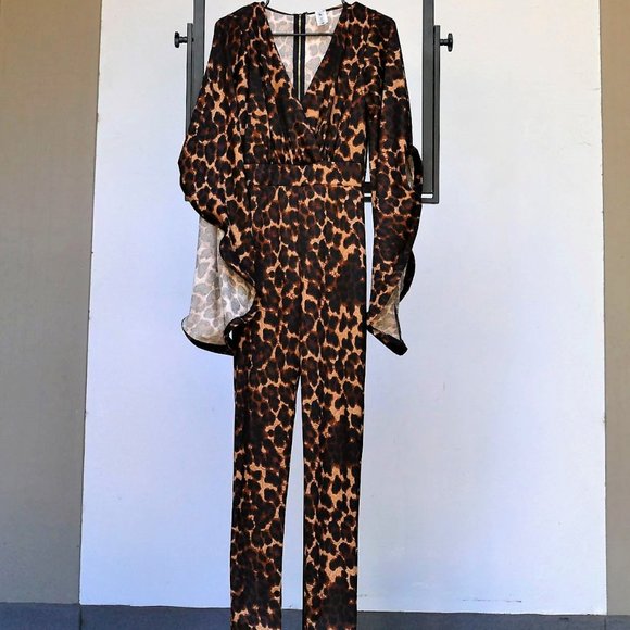 Cheetah Print Zipper Back Jump Suit Drama Sleeves - Picture 2 of 13